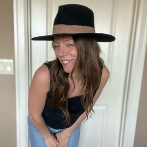 NWT GIGI PIP rancher hat with leather band. Black and Tan Women's Hat 55cm